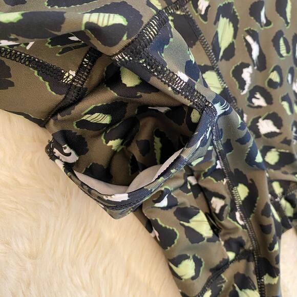 Adrienne Vittadini Leopard Print Ankle Length Activewear Leggings Large NWOT - Picture 5 of 10